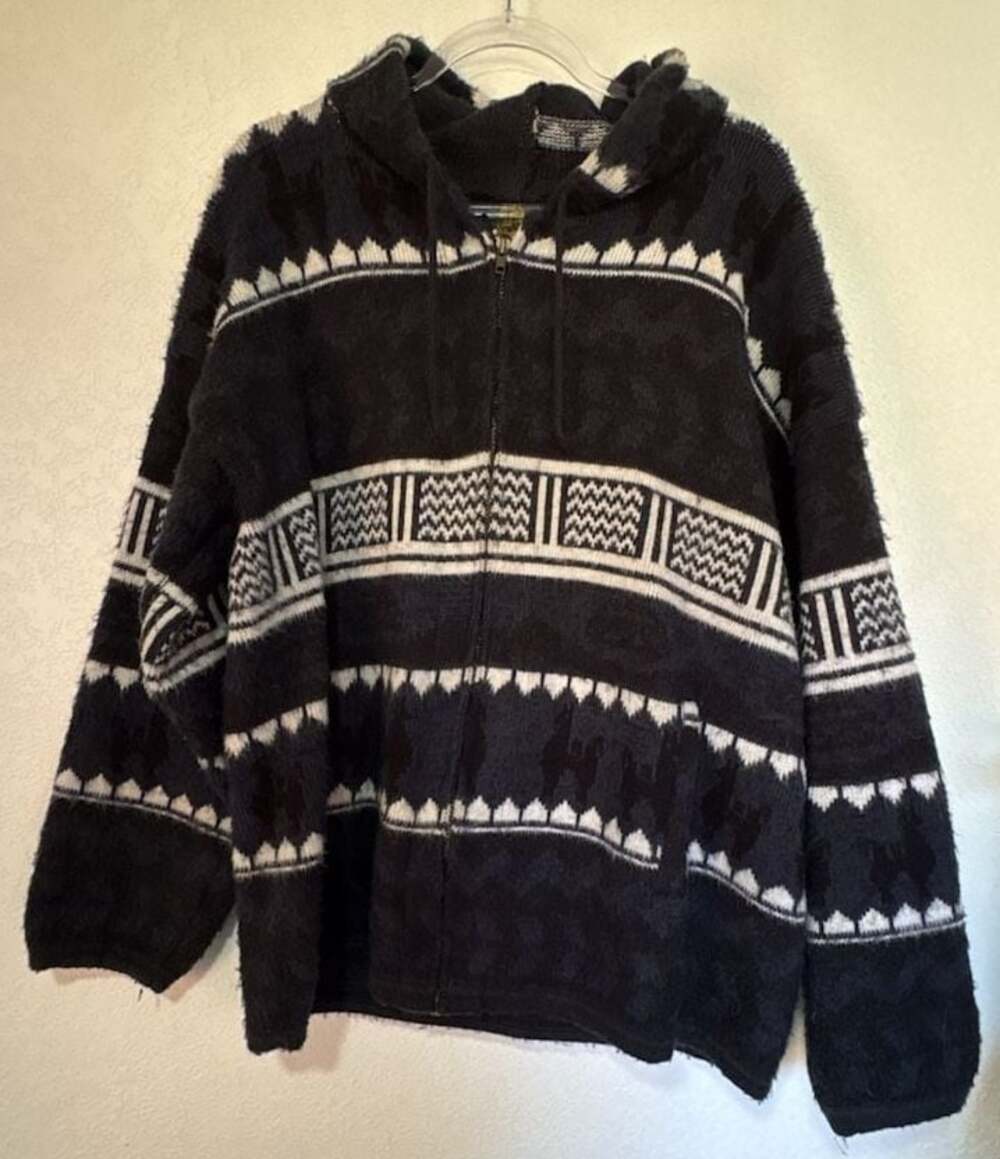 Vintage 90’s Tejidos Ruminahui Andean Alpaca Wool Black White Hooded Zip Sweater
